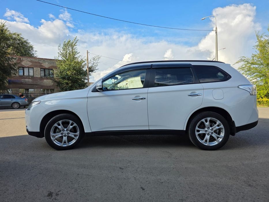 Продам кроссовер Mitsubishi