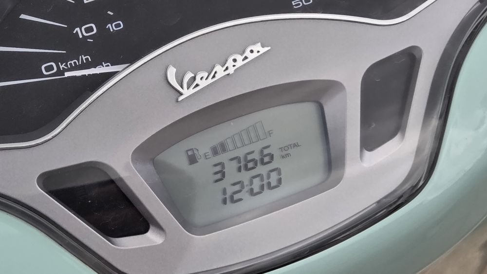 Scuter Piaggio- Vespa Primavera // fabr  2021 - doar   3.7oo km