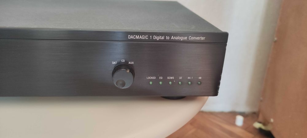 HI-FI система NAD C320 bee и Cambridge Audio DACMAGIC,  Cd Player CD 5