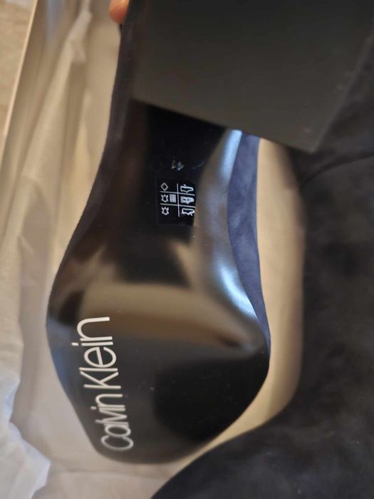 Келвин Клайн/Calvin Klein
Келвин Клайн (Calvin Klein Calvin Klein)дав