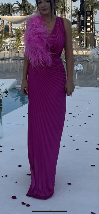 Rochie roz din matase cu pene