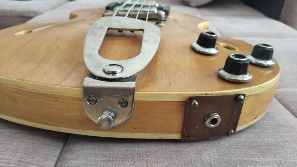 Бас гитара электрическая Българска Кремона