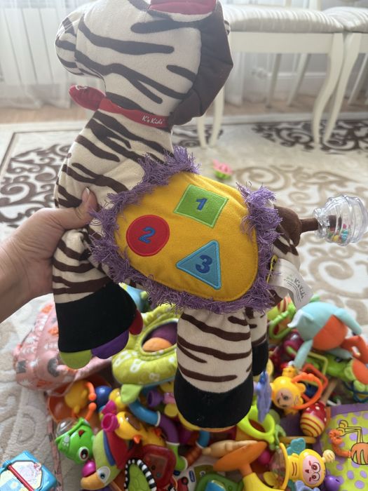 Игрушки для малышей пакетом