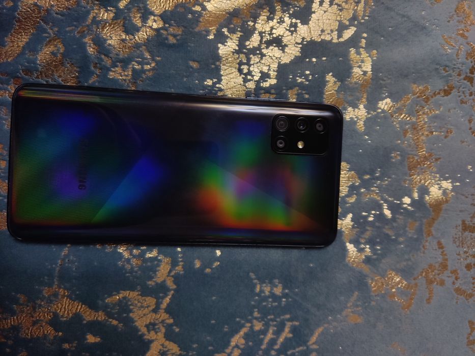 Samsung a51.    .