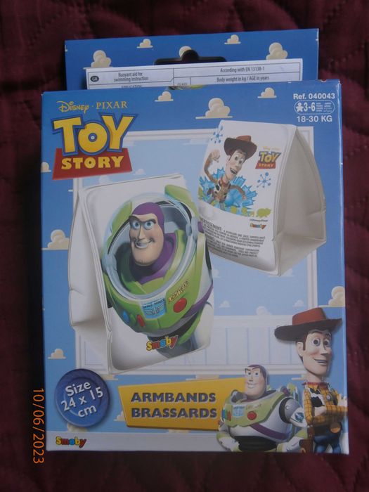 Нови надуваеми басейни,топка Фламинго,пояси Риба,плувки,очила.