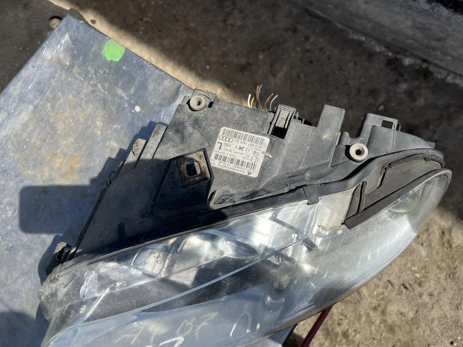 Обикновенни фарове Audi A4 B7 Ауди А4 Б7 originalni 8e0941003 BL