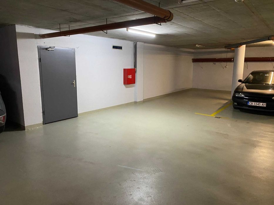 Дава се под наем Гараж / Паркомясто в София, НПЗ Средец - 38 кв.м за 318.75 € - Снимка #1