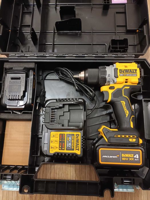 Винтоверт Dewalt DCD800