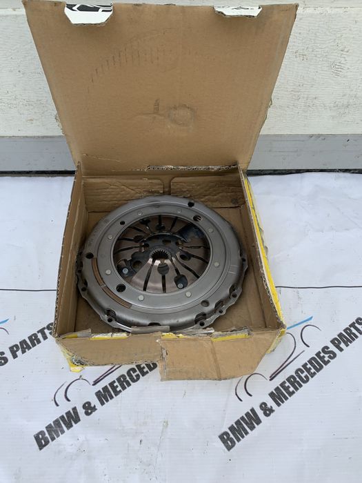 Капот на шаран фольксваген