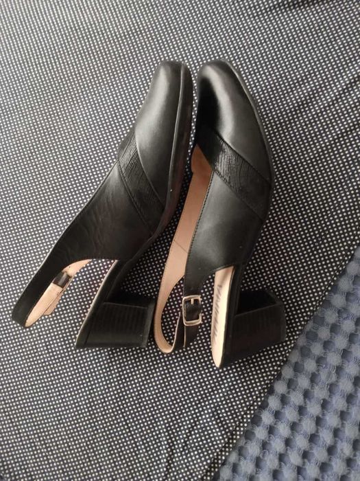 Дамски елегантни обувки Alpina от естествена кожа черни - чисто нови