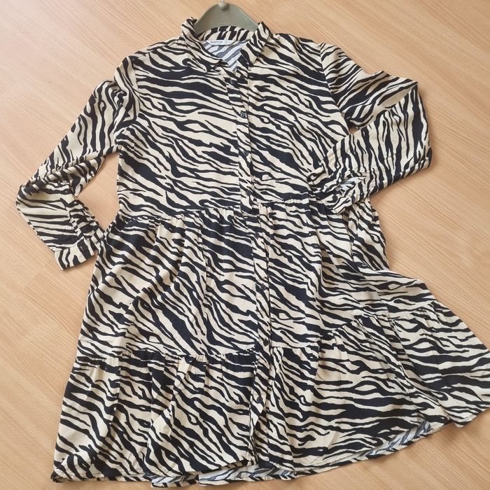 Къса рокля Stradivarius