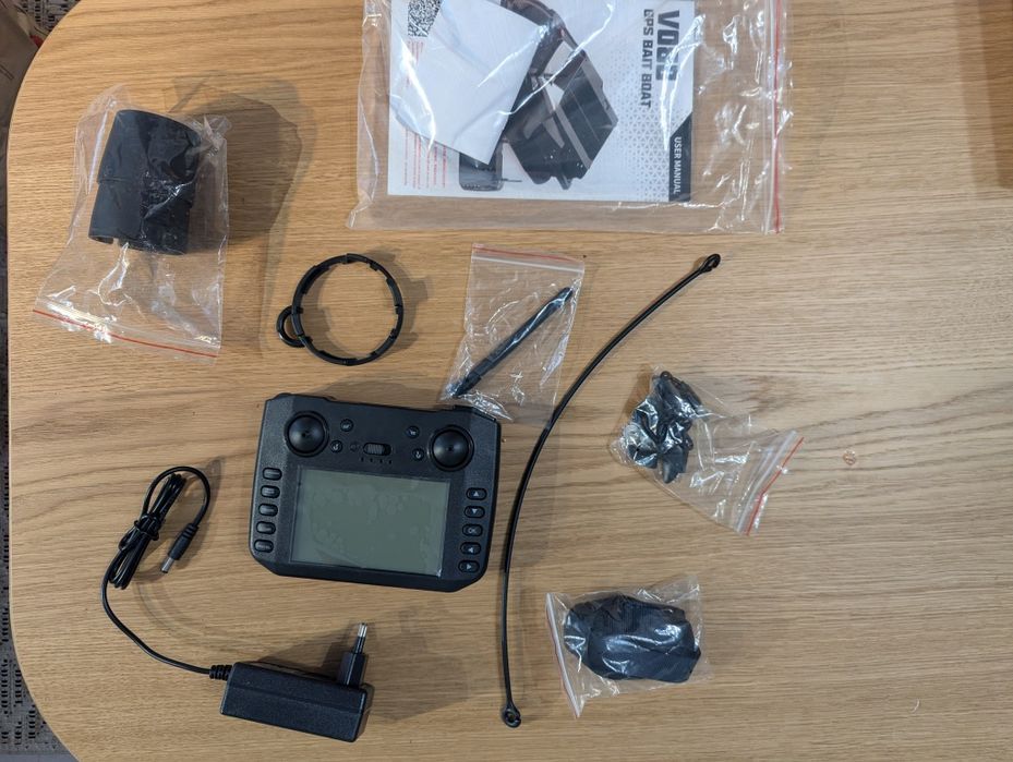 Navomodel / Barcă de Navomodel / Barcă de plantat Flytec V080 cu GPS și SONAR - NOUĂ (în folie) + Geantă