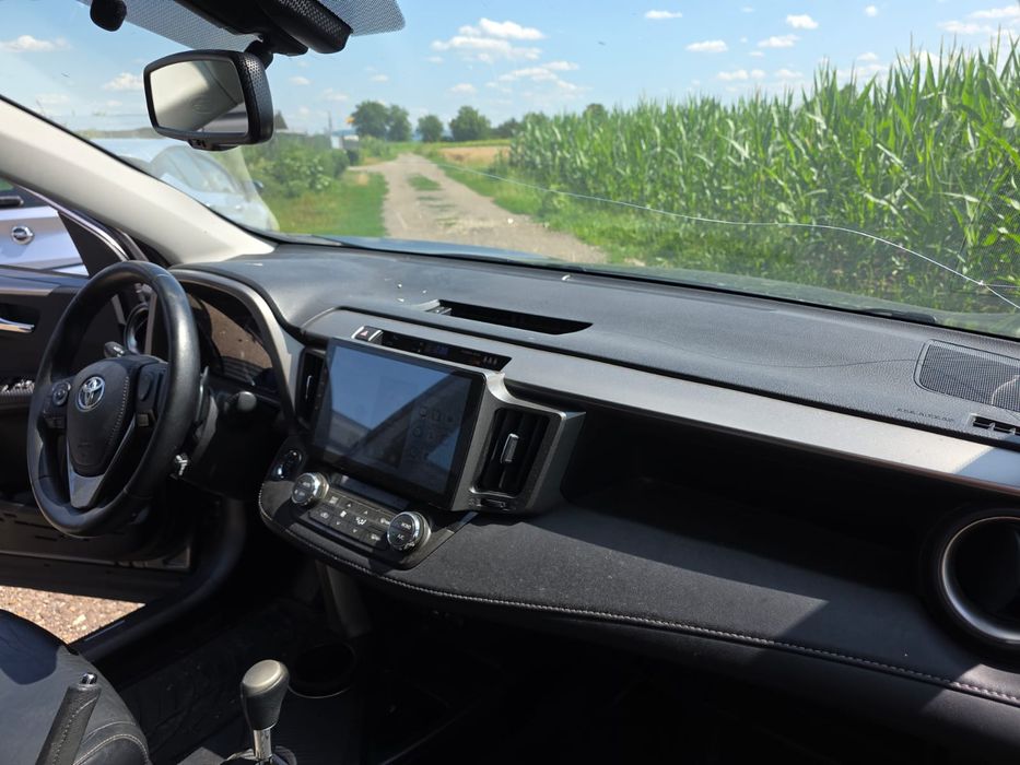 Toyota rav 4 2.2 diesel automată avariată