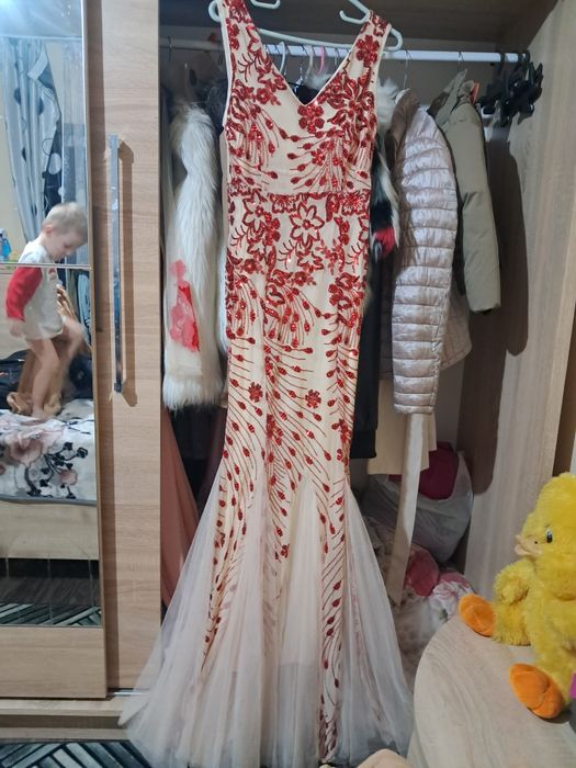 Rochiță lungă purtată o singura data