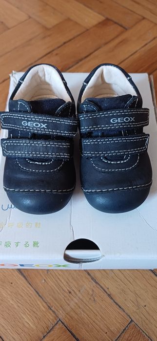 Бебешки обувчици GEOX