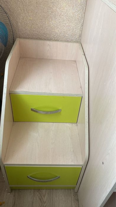 Кровать- чердак с комодом и игровым пространством