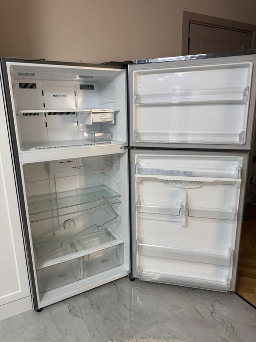 Холодильник LG, серый