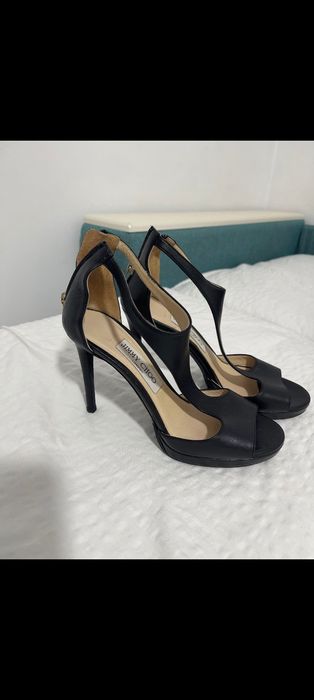 Vând sandale Jimmy Choo