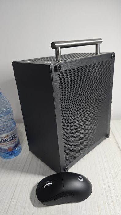 Compact PC  7.6 liter Steam Machine killer / RTX 5060/ Ryzen 7/ 32 GB DDR5 6400Mhz