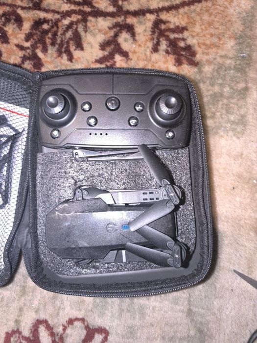 Дрон четири перки двойна камера в калъф чисто нов