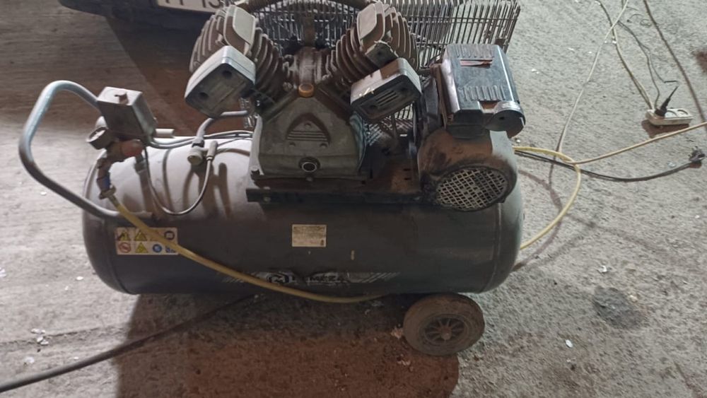 Продам компресор