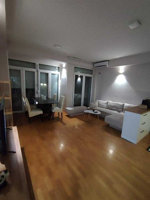 Дава се под наем Тристаен апартамент в Пловдив, Младежки Хълм - 86 кв.м за 392.7 € - Снимка #2