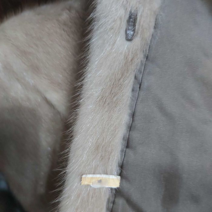 Haina de blana de nutrii.