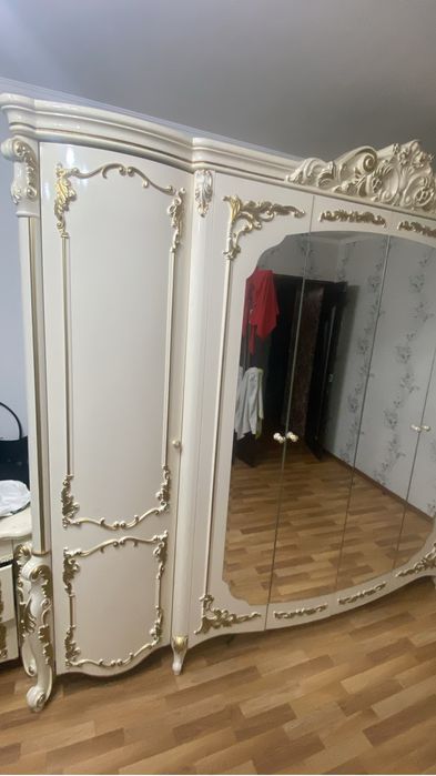 Спальный гарнитур