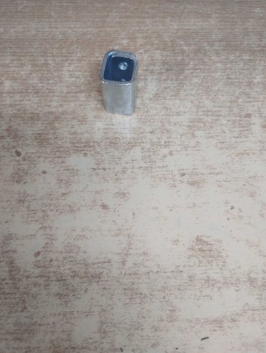 Capete (terminatie) oblon cu inchizator.  CA 003