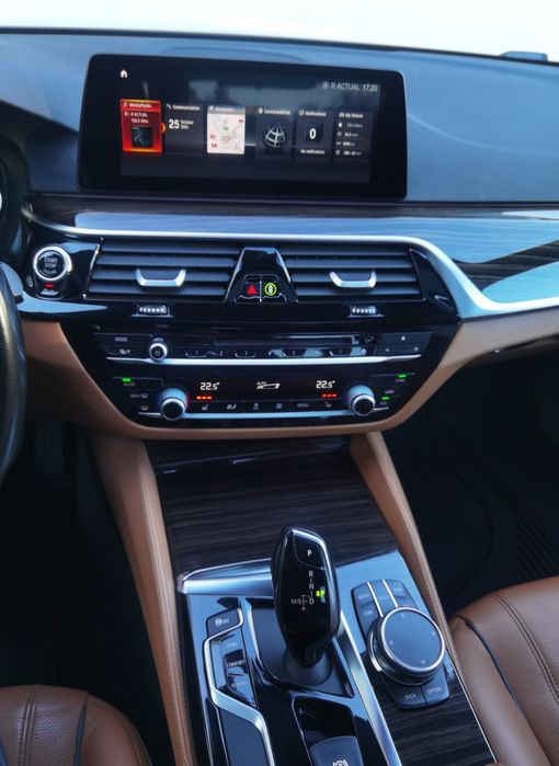 BMW 520d G30 Luxury Line/Automat/Trapă/Piele/Cameră/NaviMare/Clima