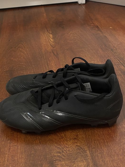 Футболный бутсы adidas