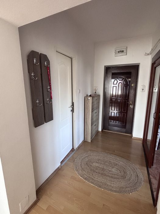 Inchiriez apartament 2 camere , ultracentral
