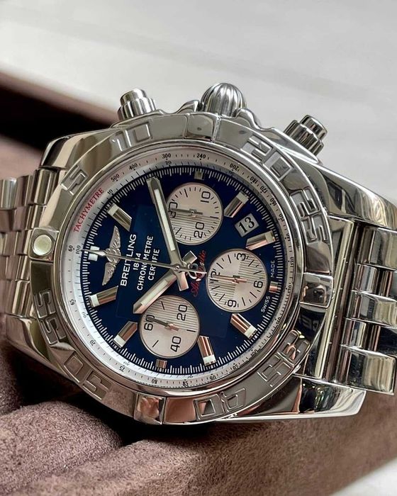 Breitling Avenger Chronomat сребристо/синьо