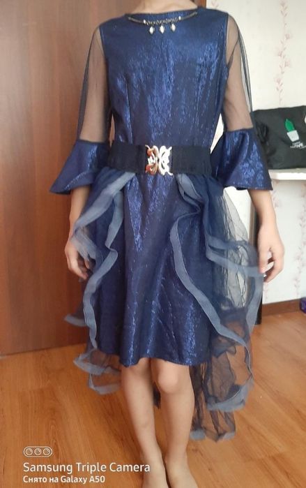 Срочно срочно продаётся новогоднее платье