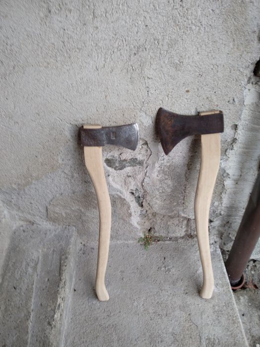 Продавам две големи Френски антикварни брадви 19-ти век Продавам