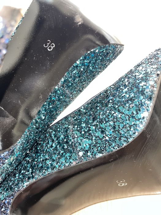 Vând pantofi stiletto , din piele , condur by Alexandru