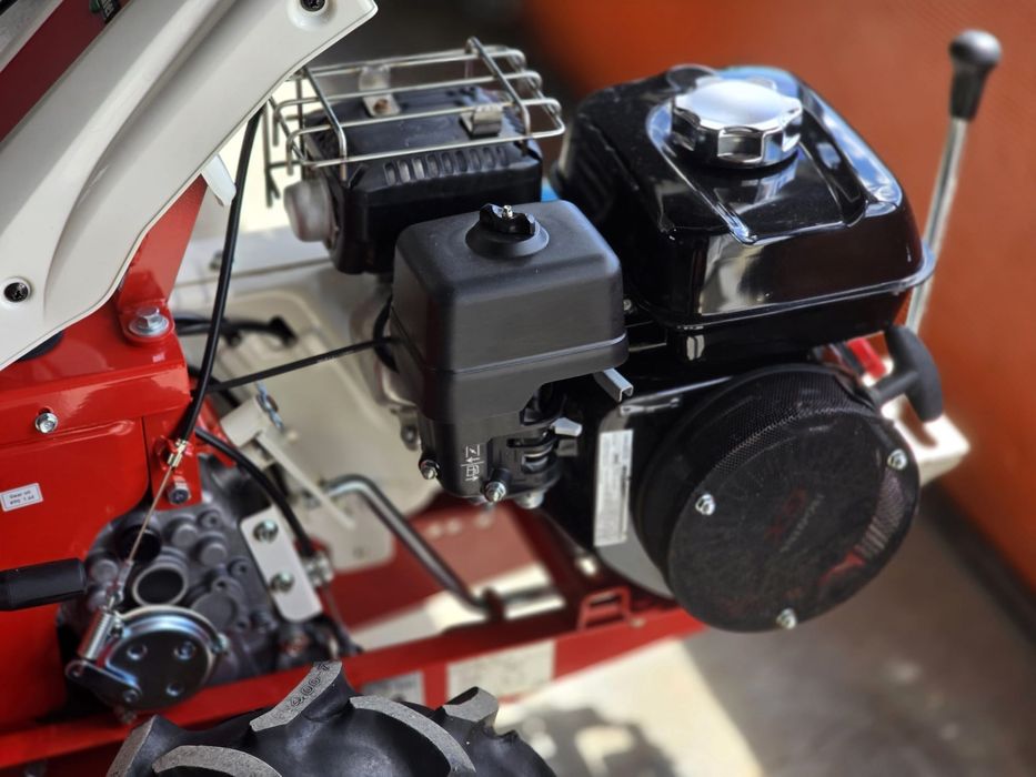 Tocator vegetatie mașină tuns iarbă înaltă Ultra Profesionala Herkules Made in Japan  motor Honda GX  diferențial blocabil 3 viteze ca nou!