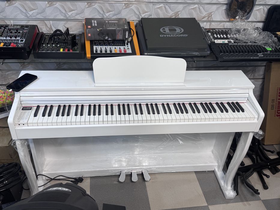 Pianino yangi yil AKSIYASI