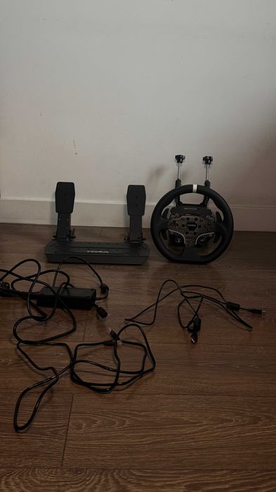 Игровой руль Moza R5