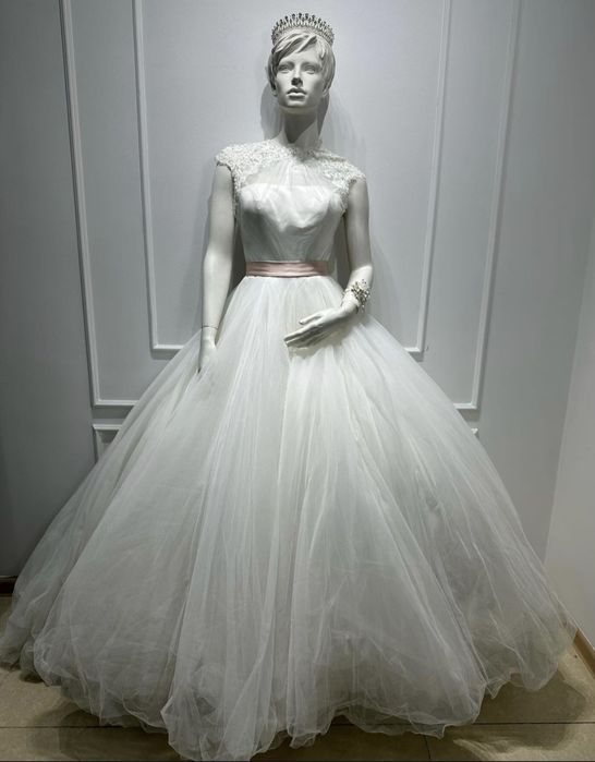 Шикарное свадебное платье