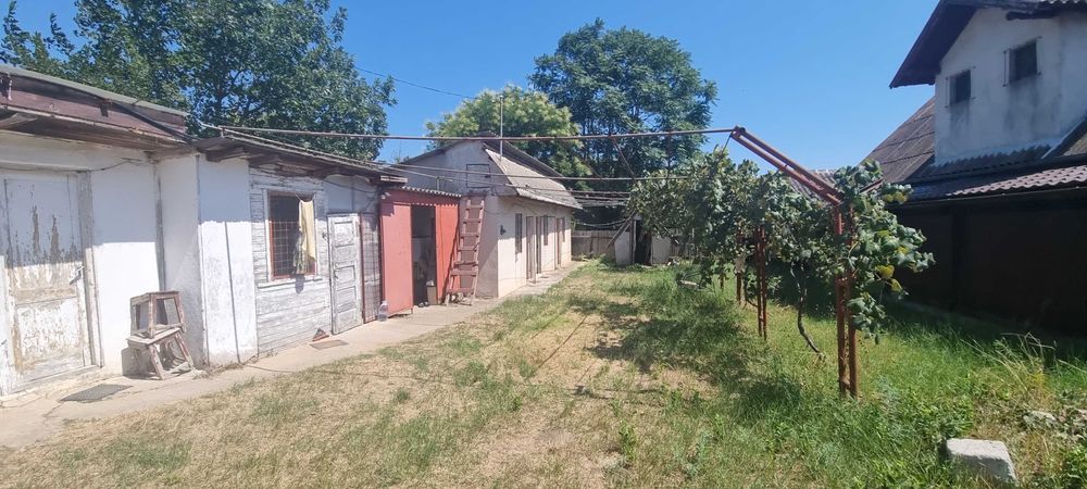Costinesti Gara vand Cabana 3 camere cu grupuri sanitare + Teren 289 mp + Dependinte