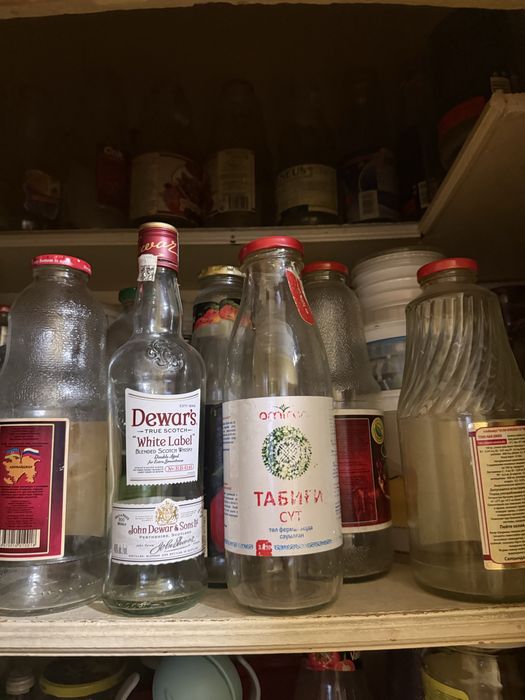 Пустые банки стекло