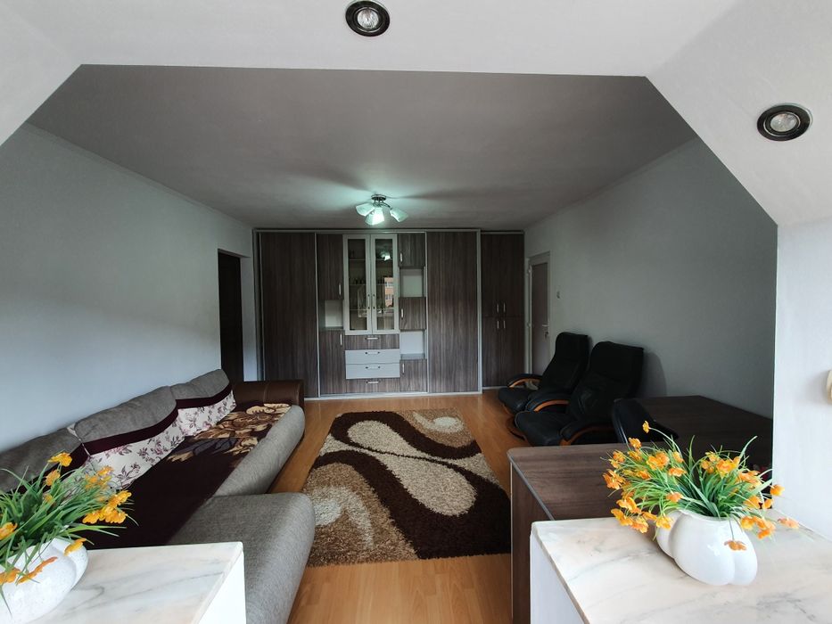 Apartament cu 2 camere de închiriat