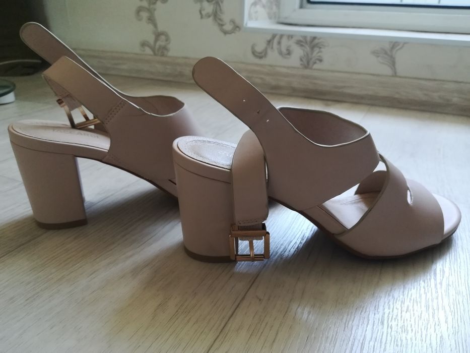 Босоножки летние