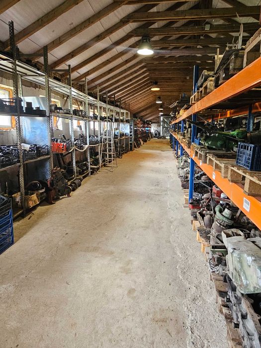 Piese tractoare,pinioane,grupuri,carcase,cardane,pompe din dezmembrari