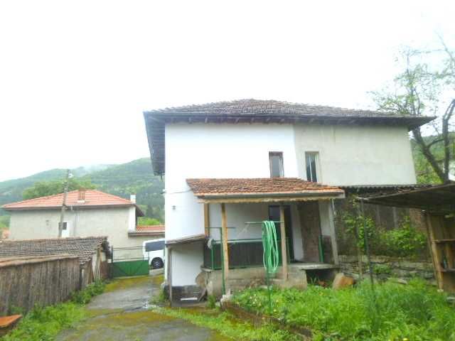 Продава се Къща в с. Малък извор, Област Ловеч - 100 кв.м за 389 €/кв.м - Снимка #1