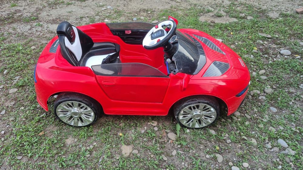 Mașinuță electrică copii Audi, cu 2 telecomenzi control părinți