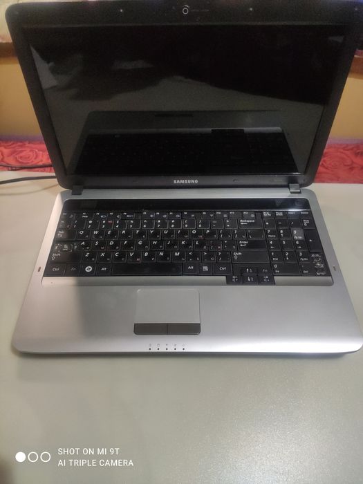 Продам ноутбук samsung