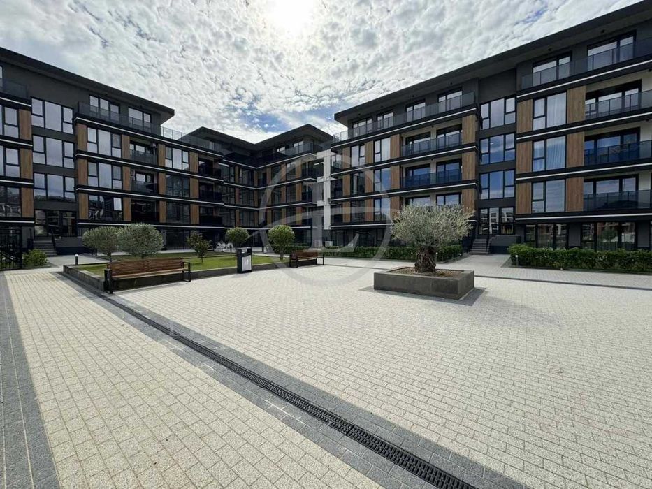 Продава се Тристаен апартамент в Пловдив, Христо Смирненски - 149 кв.м за 1285 €/кв.м - Снимка #2