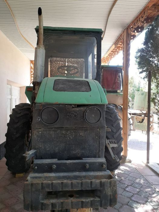 TTZ 8011 traktor sotiladi